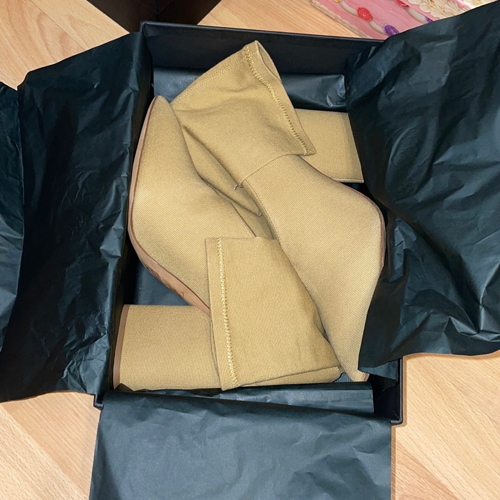 Yeezy stretch canvas boots worn 1x made in Italy